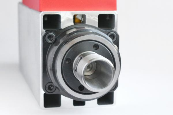ELTE HF-Spindel TMPE0 8/2 ER11 220V 0,4KW mit Umrichter ELTE HF-Spindel TMPE0 8/2 ER11 220V 0,4KW mit Umrichter