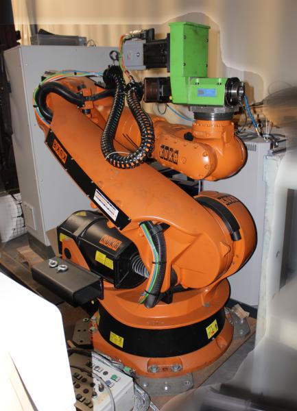 Roboterarm KUKA KR210 2000 gebraucht
